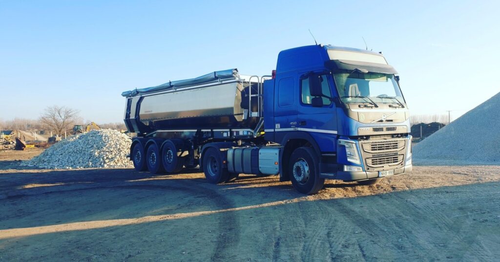 VOLVO_FM20250331 tehergépjármű Pannon-fuvar 2000 Kft.